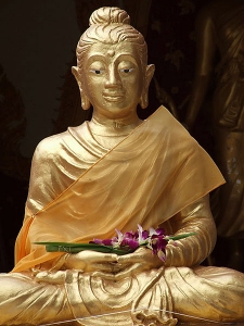 Статуя в храме в Таиланде